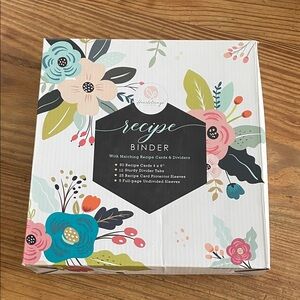 BRAND NEW NEVER USED Recipe Binder with Cards and Dividers